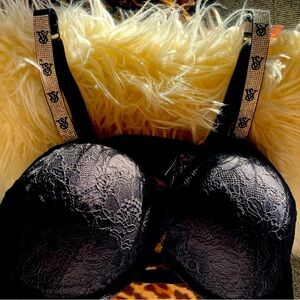 Victoria’s Secret very sexy push up bra. 38 DD NEW